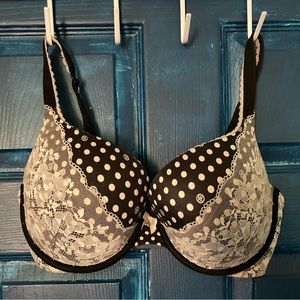 34DDD Victoria’s Secret Bra
